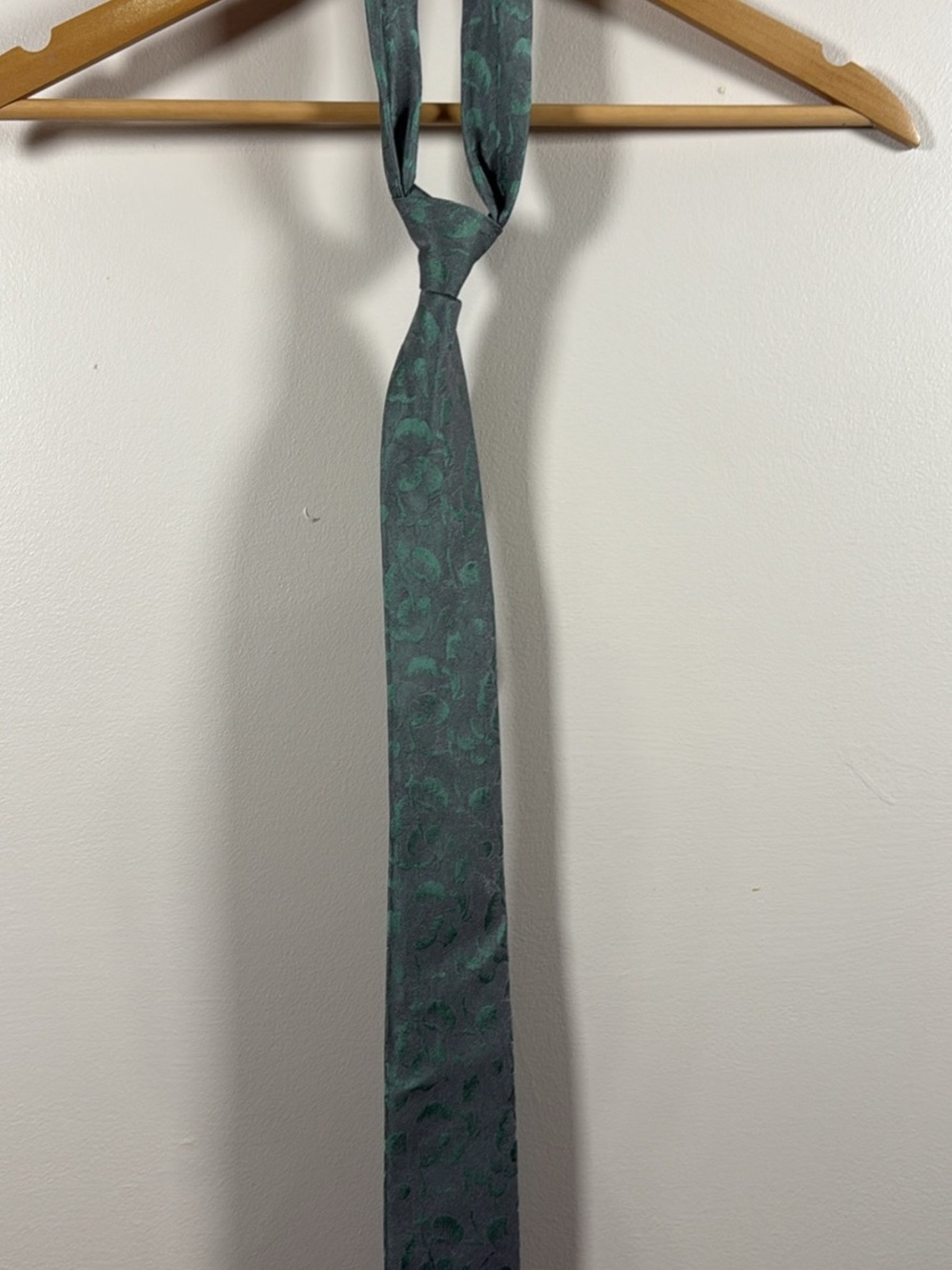Van Heusen Dark Green Paisley Slim Tie